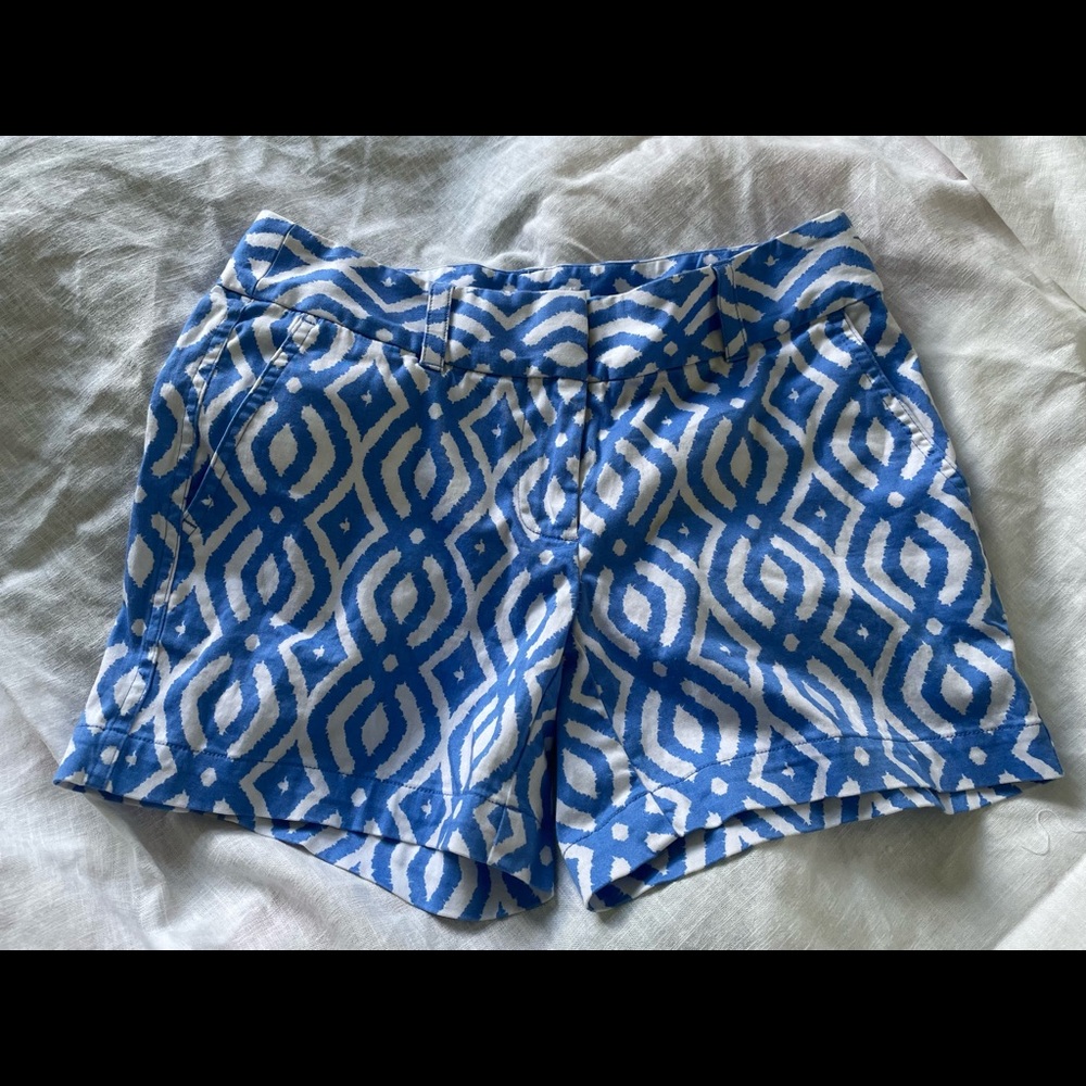 Vineyard Vine sweet shorts in updated pattern
